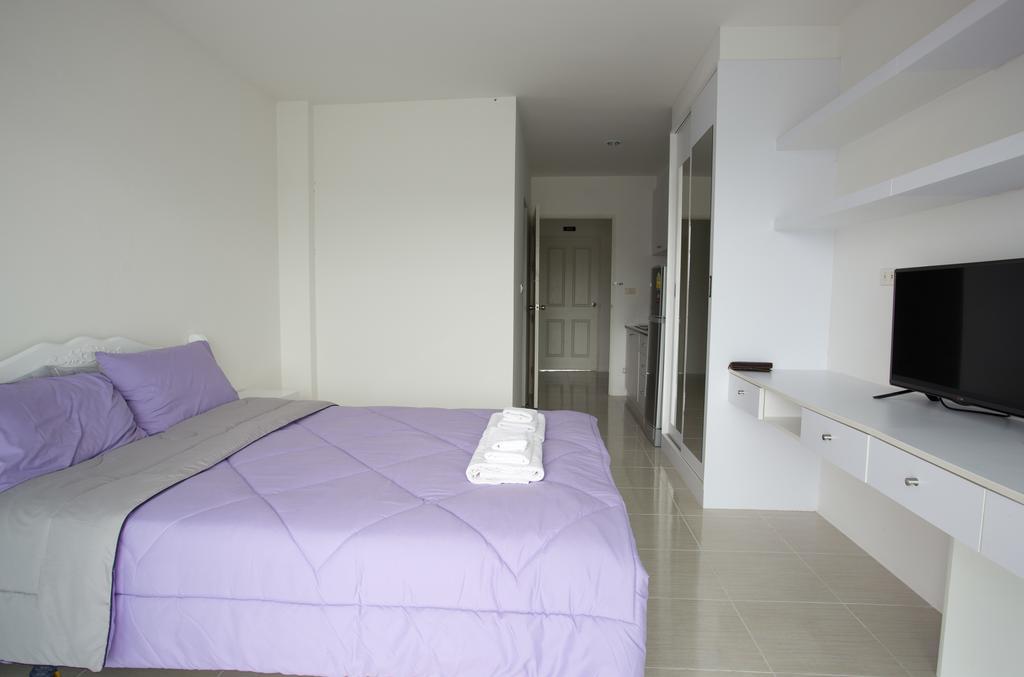 Ratchy Condo Bang Sare Pokoj fotografie